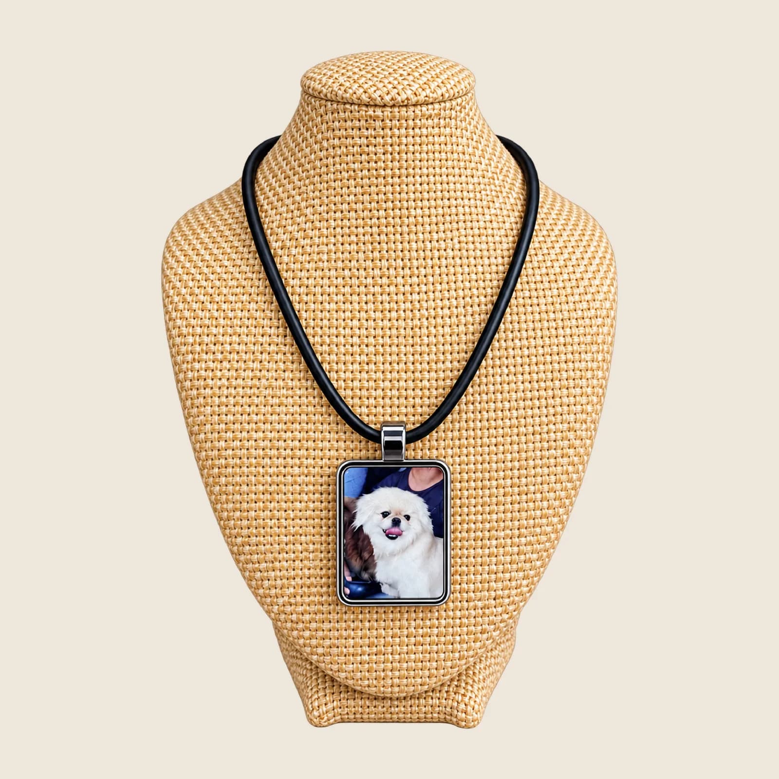 Collier photo
