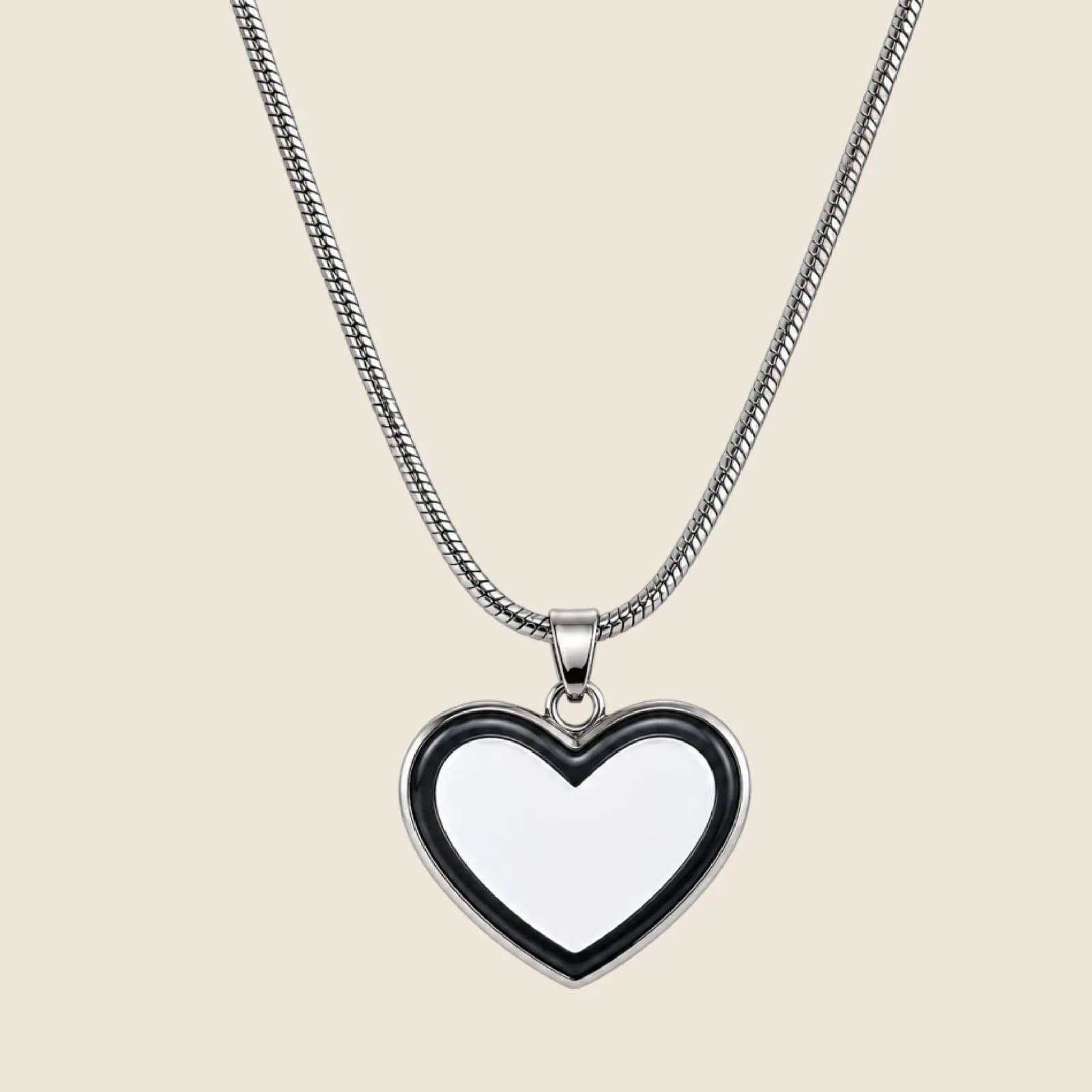 Collier photo